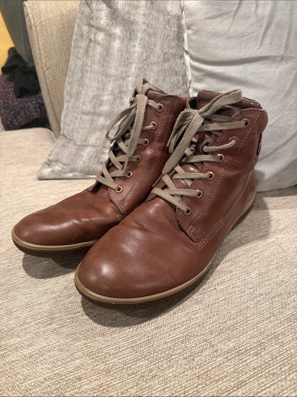 Ecco Chestnut Brown Leather Chukka Boots 🥾